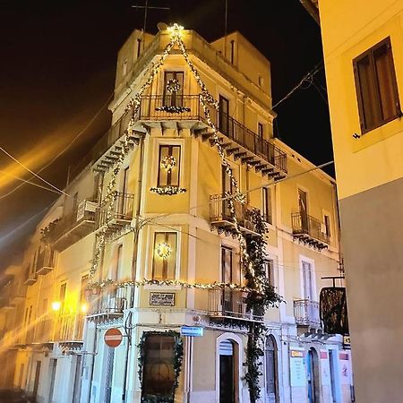 B&B L'Angolo Sulla Piazza Mirabella Imbaccari Εξωτερικό φωτογραφία