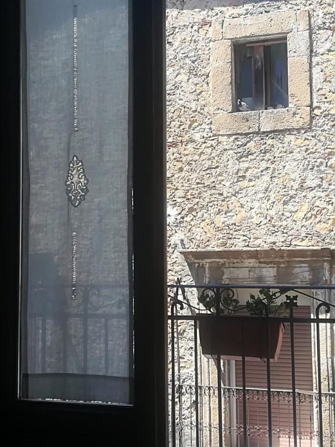 B&B L'Angolo Sulla Piazza Mirabella Imbaccari Εξωτερικό φωτογραφία